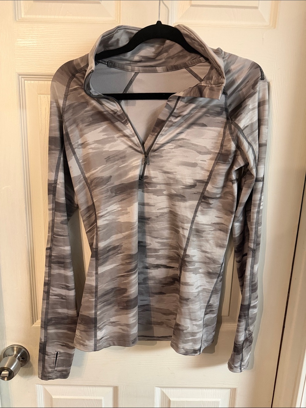 Under Armour Women's Gray Camo Half-Zip Performance Hoodie